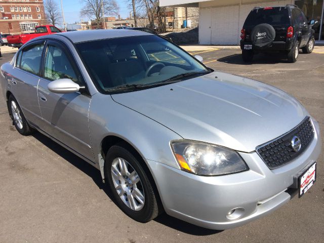 2006 Nissan Altima RAM 2500 CREW SLT