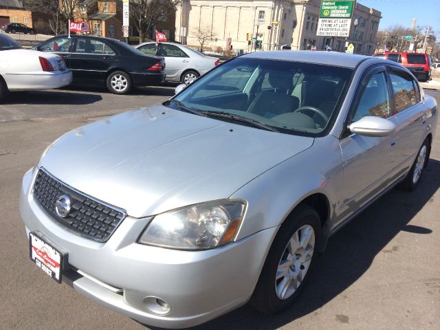 2006 Nissan Altima RAM 2500 CREW SLT