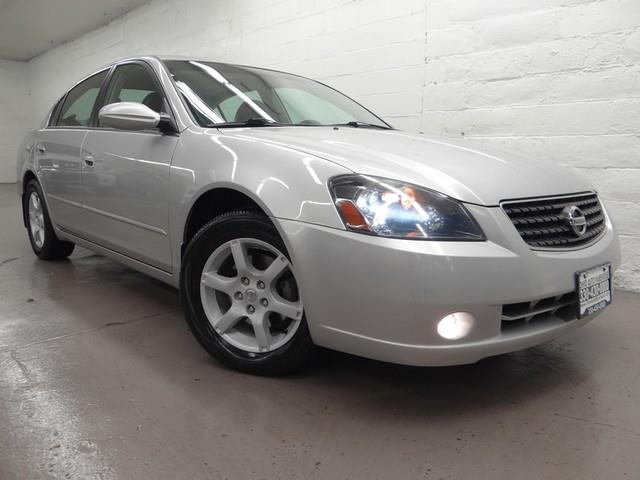2006 Nissan Altima Awd-nav-quads-third-moonroof-1 Owner