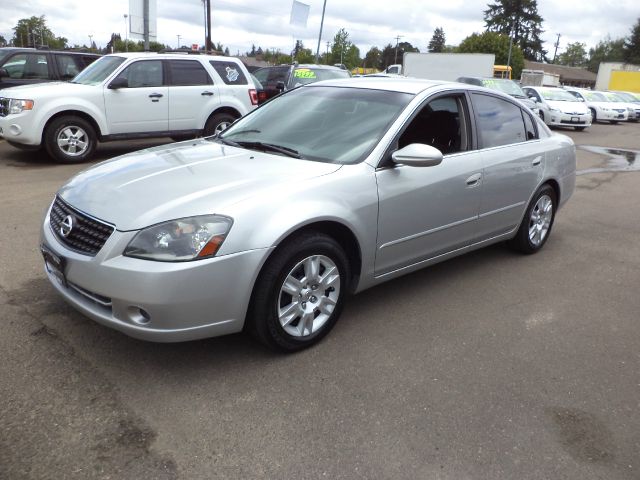 2006 Nissan Altima Pickupslt Quad Cab SWB 4WD 4x4 Truck