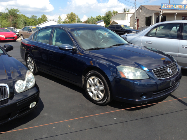 2006 Nissan Altima Pickupslt Quad Cab SWB 4WD 4x4 Truck