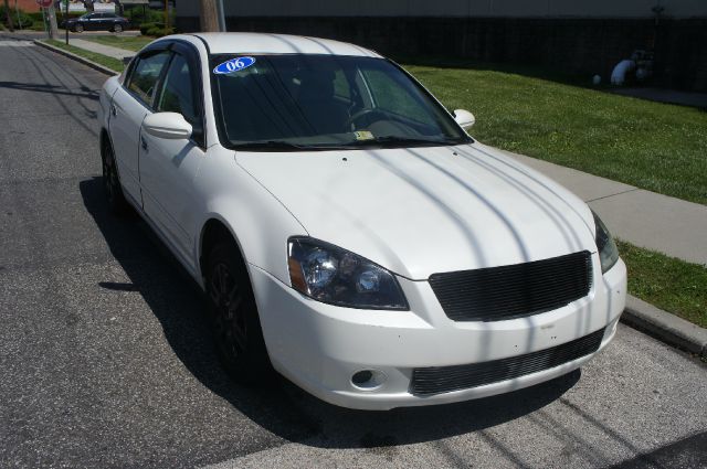 2006 Nissan Altima Pickupslt Quad Cab SWB 4WD 4x4 Truck