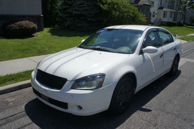 2006 Nissan Altima Pickupslt Quad Cab SWB 4WD 4x4 Truck