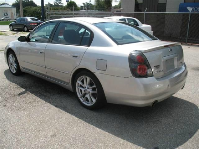 2006 Nissan Altima ST Pickup 4D 5 1/2 Ft