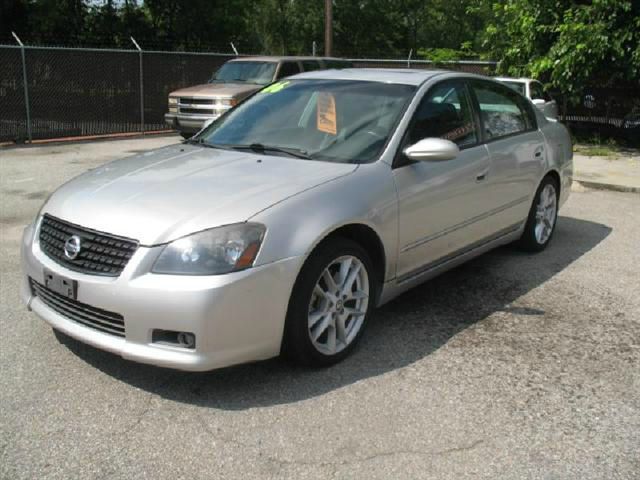 2006 Nissan Altima ST Pickup 4D 5 1/2 Ft