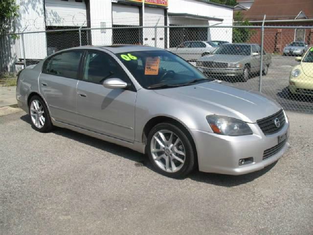 2006 Nissan Altima ST Pickup 4D 5 1/2 Ft