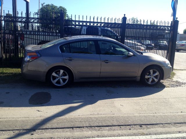 2007 Nissan Altima ST Pickup 4D 5 1/2 Ft