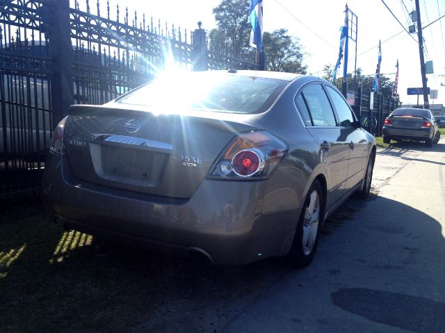 2007 Nissan Altima ST Pickup 4D 5 1/2 Ft