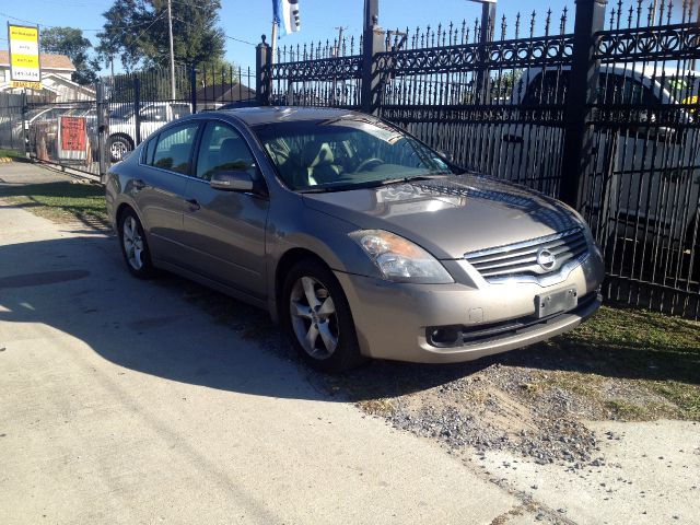 2007 Nissan Altima ST Pickup 4D 5 1/2 Ft