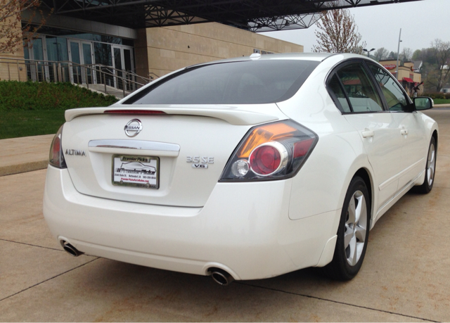 2007 Nissan Altima ST Pickup 4D 5 1/2 Ft
