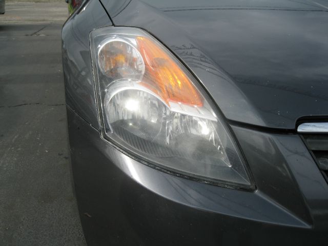 2007 Nissan Altima ST Pickup 4D 5 1/2 Ft