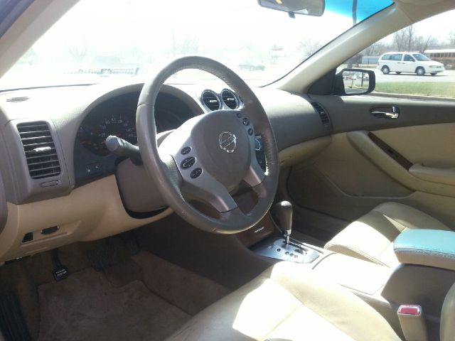 2007 Nissan Altima SLT 2500 Hemi 4x4