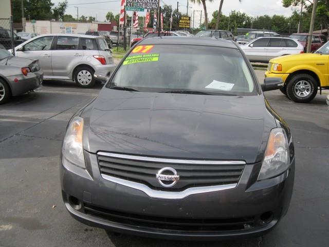 2007 Nissan Altima ST Pickup 4D 5 1/2 Ft