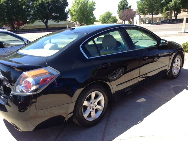 2007 Nissan Altima ST Pickup 4D 5 1/2 Ft
