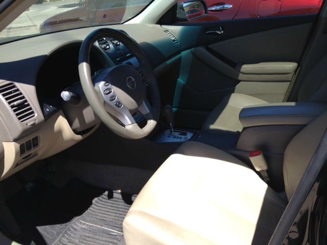 2007 Nissan Altima ST Pickup 4D 5 1/2 Ft