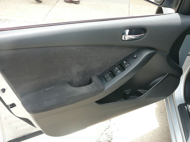 2007 Nissan Altima Pickupslt Quad Cab SWB 4WD 4x4 Truck