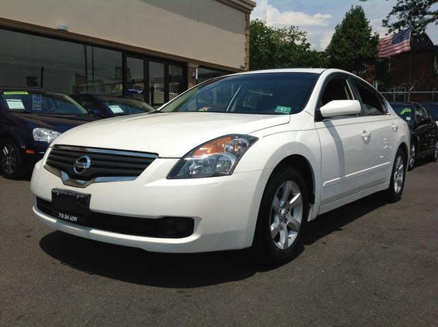 2007 Nissan Altima 2dr Cpe E350 RWD