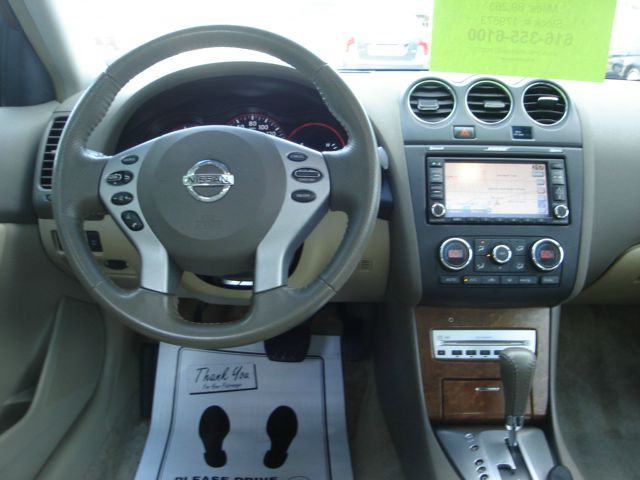 2007 Nissan Altima ST Pickup 4D 5 1/2 Ft