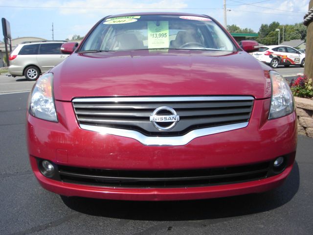 2007 Nissan Altima ST Pickup 4D 5 1/2 Ft