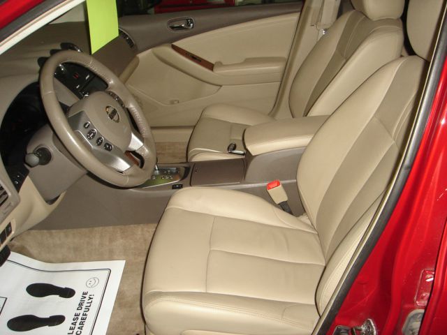2007 Nissan Altima ST Pickup 4D 5 1/2 Ft