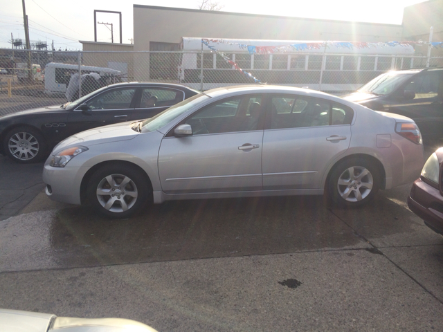 2008 Nissan Altima ST Pickup 4D 5 1/2 Ft