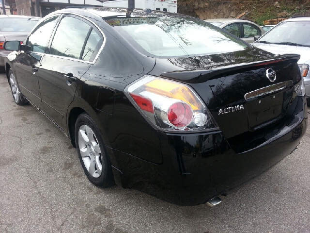 2008 Nissan Altima ST Pickup 4D 5 1/2 Ft