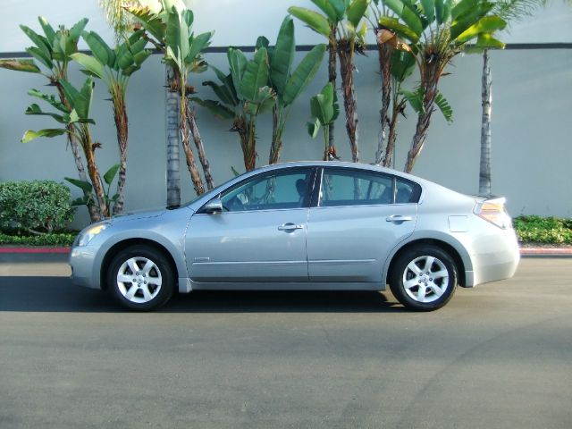 2008 Nissan Altima 4 Dr SE Sedan