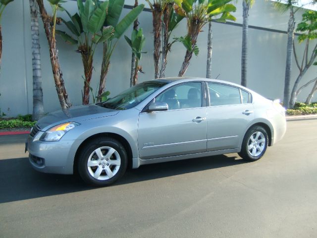 2008 Nissan Altima 4 Dr SE Sedan