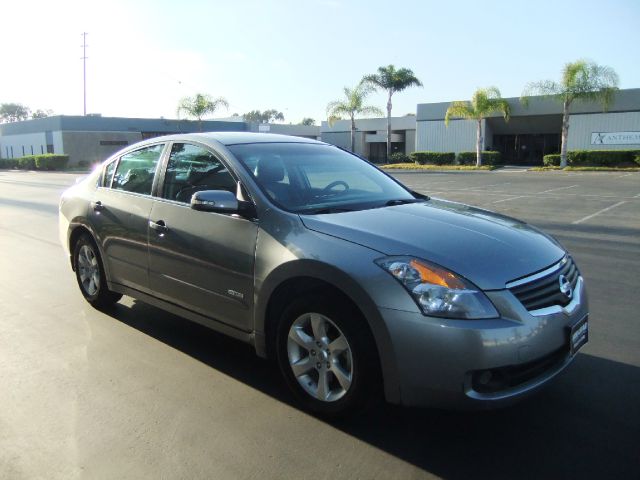 2008 Nissan Altima 4 Dr SE Sedan