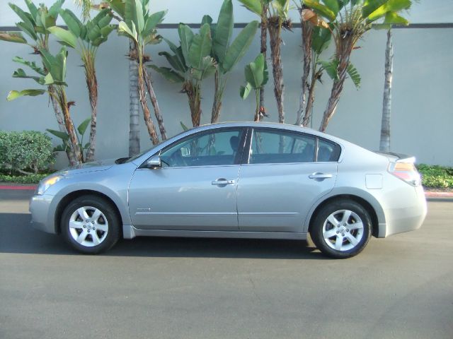 2008 Nissan Altima 4 Dr SE Sedan