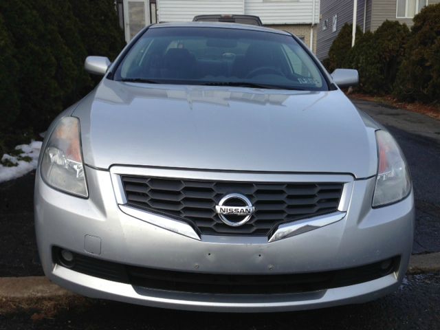 2008 Nissan Altima 1500 Van