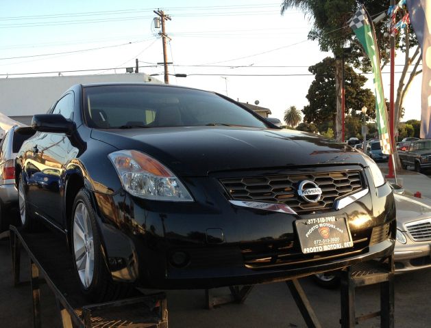 2008 Nissan Altima 1500 Van