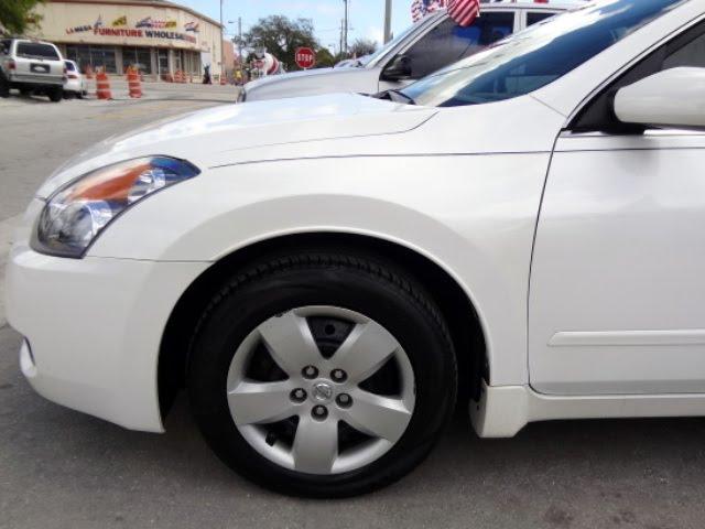 2008 Nissan Altima 2WD Crew Cab 140.5 Laramie