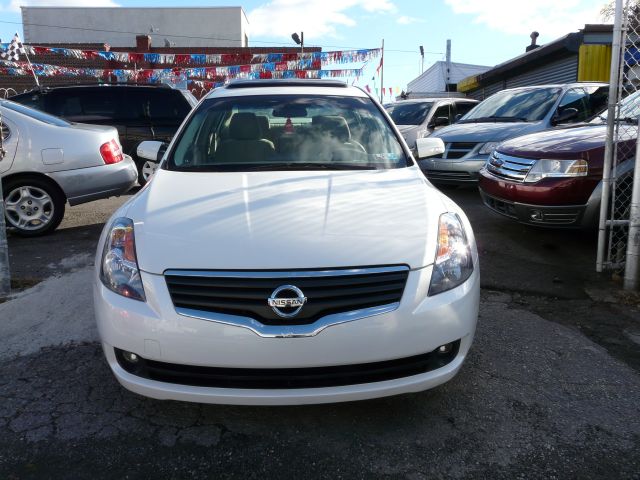 2008 Nissan Altima ST Pickup 4D 5 1/2 Ft