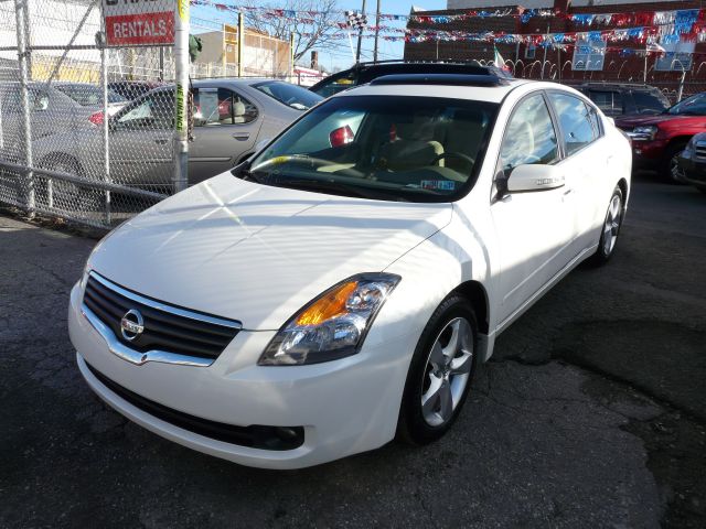 2008 Nissan Altima ST Pickup 4D 5 1/2 Ft