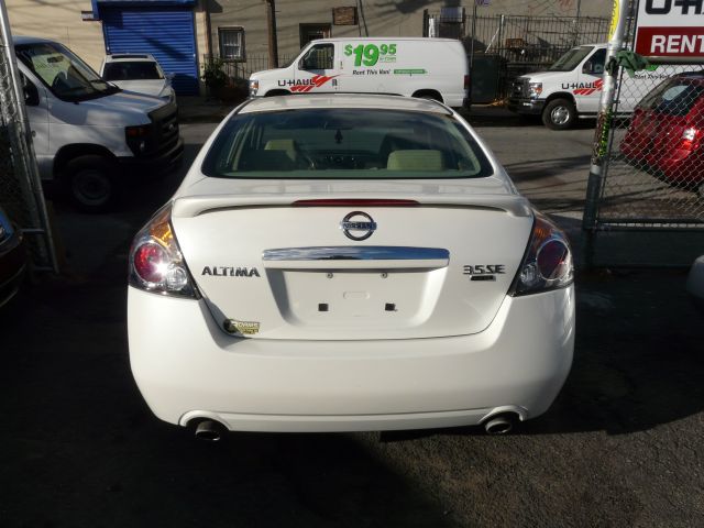 2008 Nissan Altima ST Pickup 4D 5 1/2 Ft