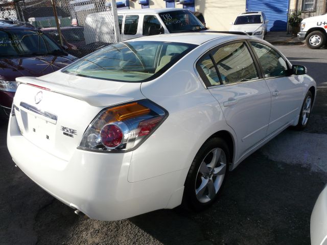 2008 Nissan Altima ST Pickup 4D 5 1/2 Ft