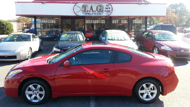 2008 Nissan Altima 1500 Van