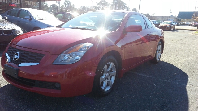 2008 Nissan Altima 1500 Van