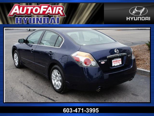 2009 Nissan Altima 4WD Crew Cab 140.5 Laramie