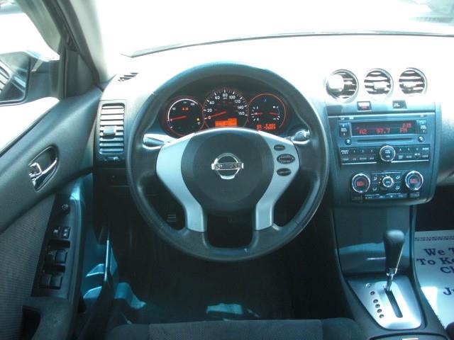 2009 Nissan Altima ESi