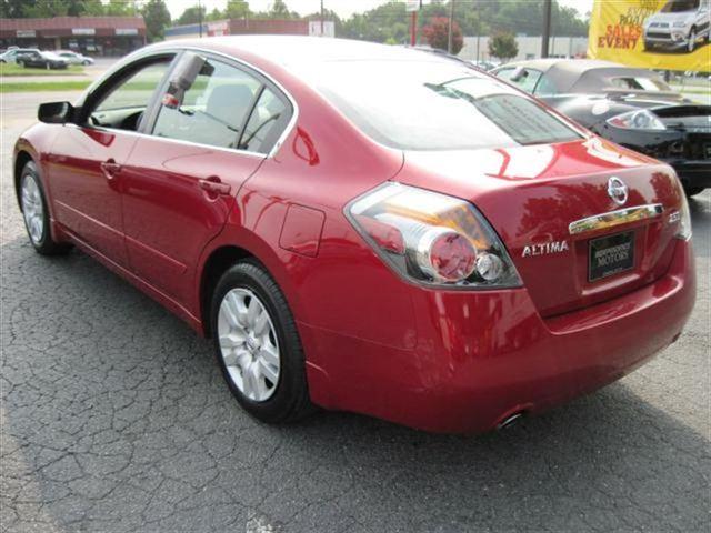 2009 Nissan Altima 4WD Crew Cab 140.5 Laramie