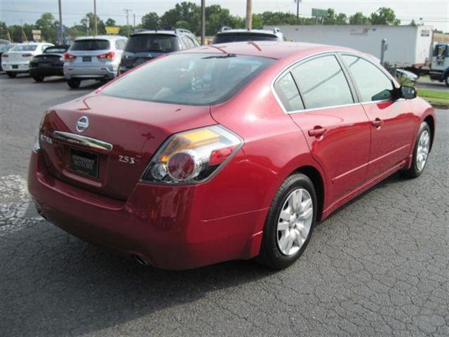 2009 Nissan Altima 4WD Crew Cab 140.5 Laramie