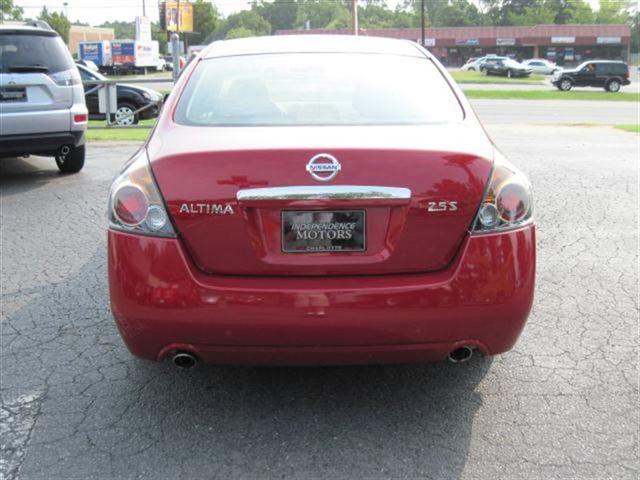 2009 Nissan Altima 4WD Crew Cab 140.5 Laramie