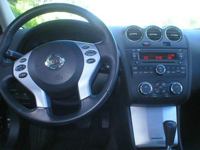 2009 Nissan Altima SLT Quad Cab 2WD