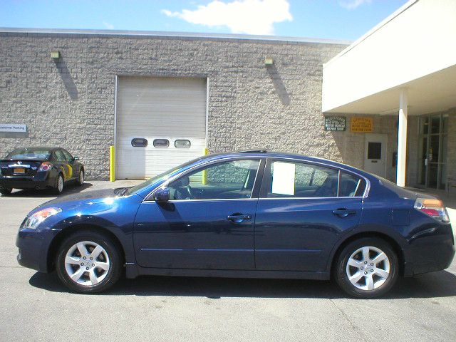 2009 Nissan Altima SLT Quad Cab 2WD
