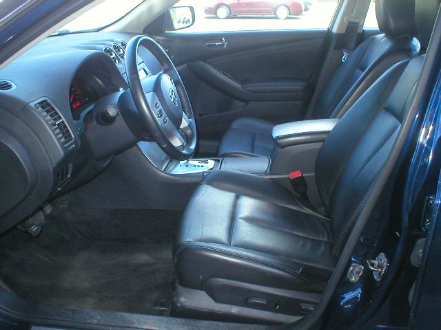 2009 Nissan Altima SLT Quad Cab 2WD