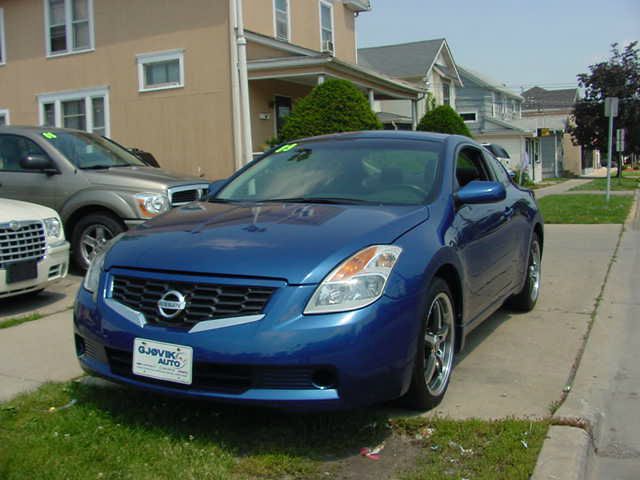 2009 Nissan Altima 1500 Van