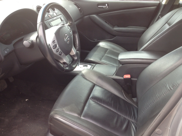 2009 Nissan Altima SLT Quad Cab 2WD