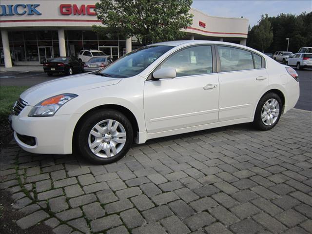 2009 Nissan Altima 4x4 Truck